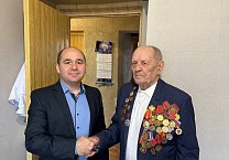 Тульский обком КПРФ наградил юбилейной медалью ЦК КПРФ «80 лет Великой Победы» ветерана партии, почетного гражданина Щекинского района Тульской области Л.Ю. Пельта