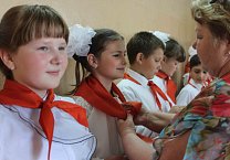 Школьники Ефремова вступают в пионеры