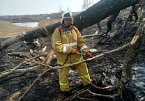 Коммунисты борются с пожарами Коммунисты борются с пожарами