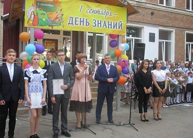 Богородицкая школа благодарит Олега Лебедева 