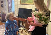 Депутат Тульской городской Думы, заместитель руководителя фракции КПРФ Елена Чекан поздравила ветеранов и вручила им юбилейные медали «80 лет Победы в Великой Отечественной войне 1941-1945 гг.» Депутат Тульской городской Думы, заместитель руководителя фракции КПРФ Елена Чекан поздравила ветеранов и вручила им юбилейные медали «80 лет Победы в Великой Отечественной войне 1941-1945 гг.»