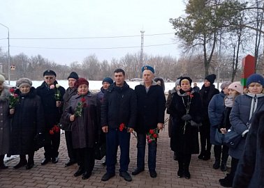 Коммунисты Донского приняли участие в  митинге, посвященном 31-й годовщине вывода войск из Республики Афганистан