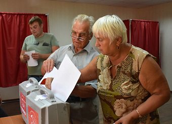 Коммунисты Тульской области вновь единогласно избрали Олега Лебедева своим лидером