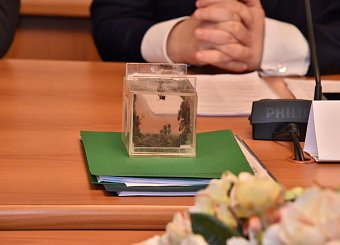 Коммунисты провели  стол по поддержке пчеловодства, на котором выступил Г.А. Зюганов. Фоторепортаж. 