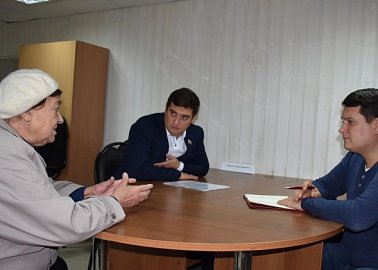 Депутаты фракции КПРФ Тульской городской Думы провели прием граждан