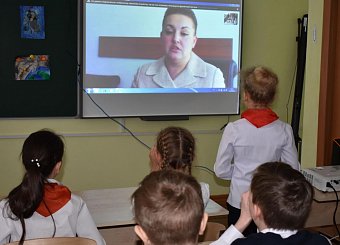 Тульские пионеры пообщались с космонавтом Еленой Серовой