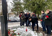 Коммунисты Тульской области почтили память народного Губернатора Тульской области В.А. Стародубцева. Коммунисты Тульской области почтили память народного Губернатора Тульской области В.А. Стародубцева.