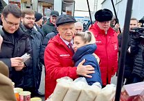 Тульские коммунисты приняли участие в отправке 149-го новогоднего гуманитарного конвоя КПРФ