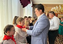 В Тульской области продолжается массовый приём школьников в пионеры В Тульской области продолжается массовый приём школьников в пионеры