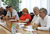 Алексей Лебедев провел очередное заседание Комитета по местному самоуправлению Тульской областной Думы. Среди одобренных законопроектов - меры дополнительной поддержки участников СВО Алексей Лебедев провел очередное заседание Комитета по местному самоуправлению Тульской областной Думы. Среди одобренных законопроектов - меры дополнительной поддержки участников СВО