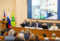 Г.А. Зюганов выступил на круглом столе, посвящённом проблемам пчеловодства юга и новых территорий России