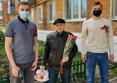 Кимовские коммунисты поздравили с Днём Победы своих земляков-Детей войны