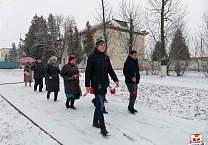 Коммунисты Донского возложили цветы к Центральной братской могиле ко Дню неизвестного солдата Коммунисты Донского возложили цветы к Центральной братской могиле ко Дню неизвестного солдата