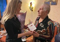 Депутат Тульской городской Думы, заместитель руководителя фракции КПРФ Елена Чекан поздравила ветеранов и вручила им юбилейные медали «80 лет Победы в Великой Отечественной войне 1941-1945 гг.» Депутат Тульской городской Думы, заместитель руководителя фракции КПРФ Елена Чекан поздравила ветеранов и вручила им юбилейные медали «80 лет Победы в Великой Отечественной войне 1941-1945 гг.»