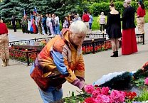 В День памяти и скорби тульские коммунисты почтили память юных героев-антифашистов В День памяти и скорби тульские коммунисты почтили память юных героев-антифашистов