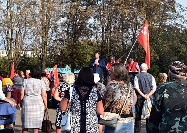 Митинг в рабочем поселке Грицовский