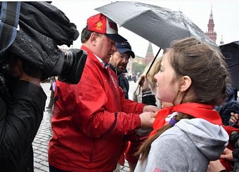 Юных туляков приняли в пионеры на Красной площади