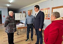 Первый секретарь Тульского обкома КПРФ Алексей Лебедев контролировал ход голосования Первый секретарь Тульского обкома КПРФ Алексей Лебедев контролировал ход голосования