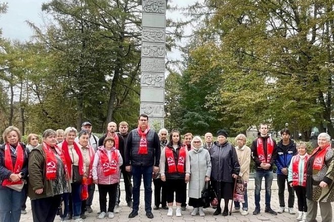 Тульские коммунисты почтили память защитников Советской власти