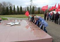Ефремовский ГК КПРФ провел автопробег,  посвященный дню рождения комсомола
