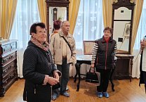 Делегация ефремовских коммунистов посетила Дом-музей И.А.Бунина Делегация ефремовских коммунистов посетила Дом-музей И.А.Бунина
