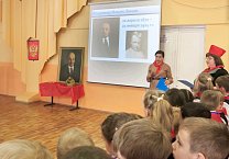 Тульский обком КПРФ дал старт циклу Ленинских уроков в школах области Тульский обком КПРФ дал старт циклу Ленинских уроков в школах области