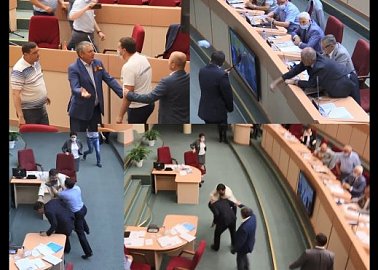 Нападение на Бондаренко. Как проходило скандальное заседание Саратовской областной думы