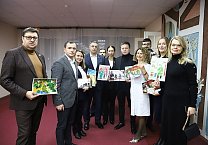 Депутат Тульской городской Думы от фракции КПРФ Елена Чекан в День Героев Отечества посетила военные госпитали Депутат Тульской городской Думы от фракции КПРФ Елена Чекан в День Героев Отечества посетила военные госпитали