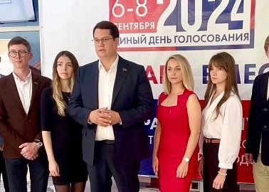 Кандидат в Губернаторы Тульской области Алексей Лебедев в воскресенье 8 сентября проголосовал на избирательном участке в городе Тула