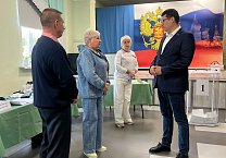 Первый секретарь Тульского обкома КПРФ Алексей Лебедев контролировал ход голосования Первый секретарь Тульского обкома КПРФ Алексей Лебедев контролировал ход голосования