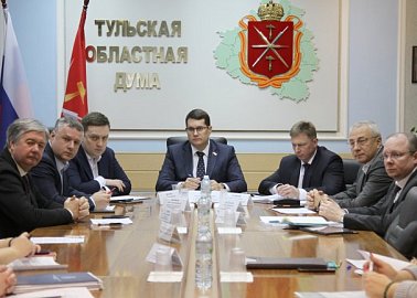Председатель комитета по местному самоуправлению Тульской областной Думы Алексей Лебедев провел очередное заседание комитета