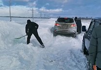 Кимовские коммунисты помогли "Разблокировать" дорогу от снежных заносов в Кимовском районе Кимовские коммунисты помогли "Разблокировать" дорогу от снежных заносов в Кимовском районе