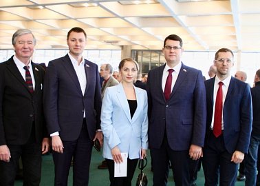 Депутаты фракции КПРФ в Тульской областной Думе Алексей Лебедев и Светлана Белоус приняли участие в торжественном мероприятии, посвященном Дню защитника Отечества