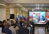 Г.А. Зюганов выступил на круглом столе «Северный мёд», посвящённом проблемам пчеловодства на российском Cевере Г.А. Зюганов выступил на круглом столе «Северный мёд», посвящённом проблемам пчеловодства на российском Cевере
