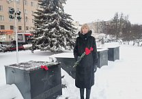 Секретари обкома партии Алексей Лебедев и Татьяна Косарева почтили память юных партизан-разведчиков Секретари обкома партии Алексей Лебедев и Татьяна Косарева почтили память юных партизан-разведчиков