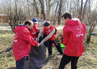 Тульские коммунисты проводят ленинские субботники по всему региону Тульские коммунисты проводят ленинские субботники по всему региону
