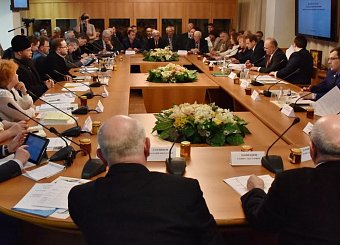 Коммунисты провели  стол по поддержке пчеловодства, на котором выступил Г.А. Зюганов. Фоторепортаж. 