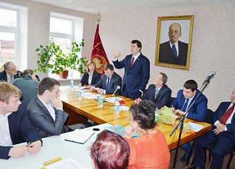 В Туле прошел семинар-совещание секретарей первичных отделений для поддержки партийного актива и дальнейшего усиления всех направлений партийной работы.