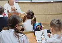 Ефремовские коммунисты провели серию занятий приуроченных к "Дню памяти о В.И. Ленине" в городских школах Ефремовские коммунисты провели серию занятий приуроченных к "Дню памяти о В.И. Ленине" в городских школах