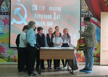 Акция «Знамя Победы» в тульских школах продолжается
