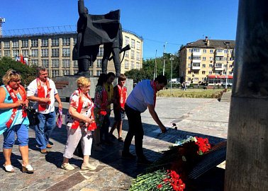 Тульские коммунисты почтили память павших в годы Великой Отечественной войны