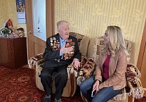 Первый секретарь Тульского обкома партии Алексей Лебедев поздравил с 97-летием коммуниста, ветерана Великой Отечественной войны - участника Парада 1941 года на Красной площади А.И. Тимофеева Первый секретарь Тульского обкома партии Алексей Лебедев поздравил с 97-летием коммуниста, ветерана Великой Отечественной войны - участника Парада 1941 года на Красной площади А.И. Тимофеева