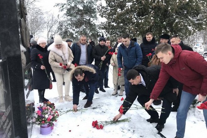 Коммунисты Тульской области почтили память народного Губернатора Тульской области В.А. Стародубцева