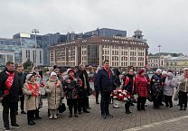 Массовые возложения цветов к памятникам Владимиру Ленину прошли в Туле и во всех районах области
