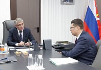 29 декабря Губернатор Тульской области Дмитрий Миляев встретился с руководителем Тульского областного отделения партии КПРФ Алексеем Лебедевым