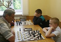 Коммунисты Черни поддержали любителей шахмат