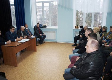 Член ЦК КПРФ и второй секретарь Тульского обкома Олег Лебедев встретился с партийным активом Узловского района Тульской области.