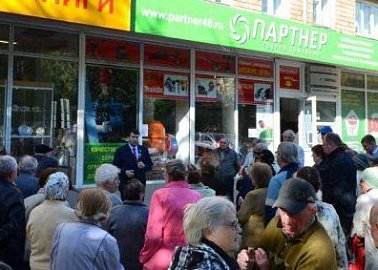 Первый секретарь Тульского обкома КПРФ  Олег Лебедев встречается с жителями региона.