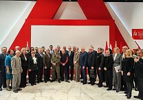 Депутат Тульской областной Думы Светлана Белоус приняла участие в открытии фотовыставки "Отец Героя"