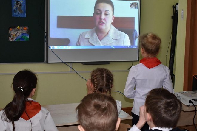 Тульские пионеры пообщались с космонавтом Еленой Серовой